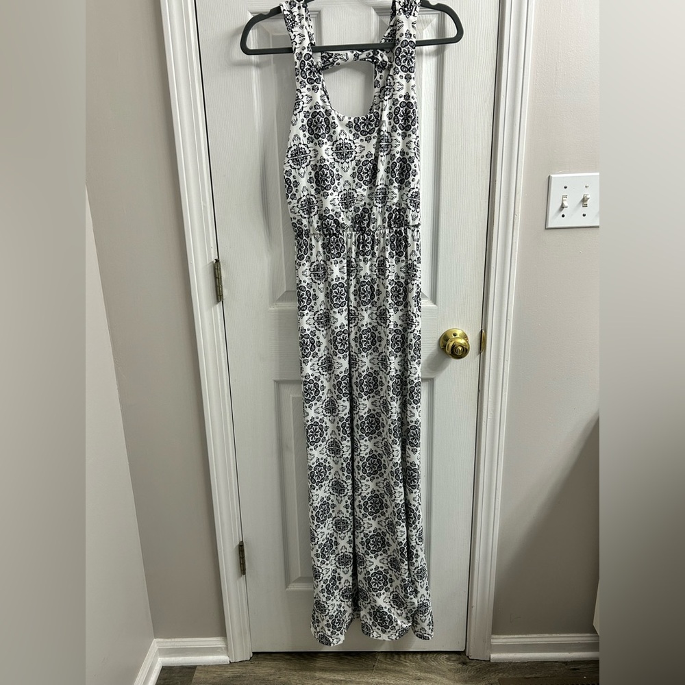 Elegant Black and White Patterned Dress